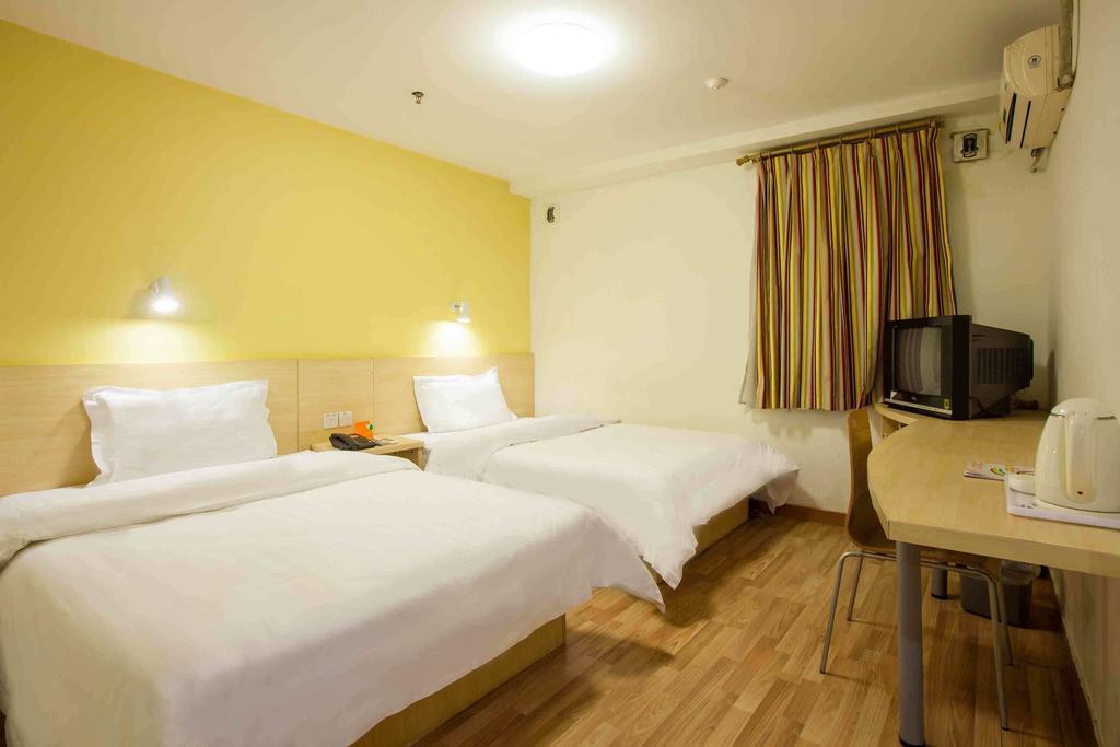7Days Inn Foshan Qiandeng Lake Nangui Road Subway Station Zimmer foto